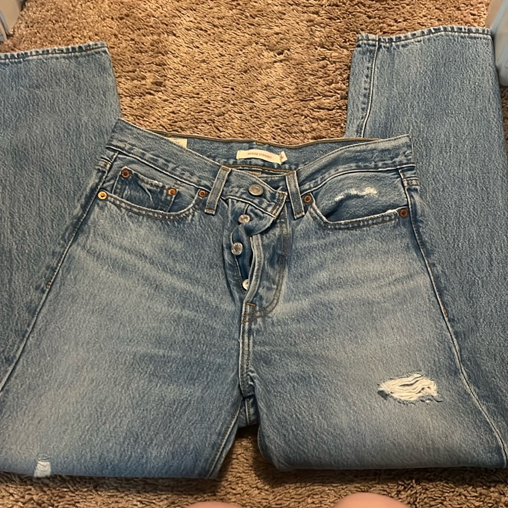 Levi’s wedgie straight ripped jeans
